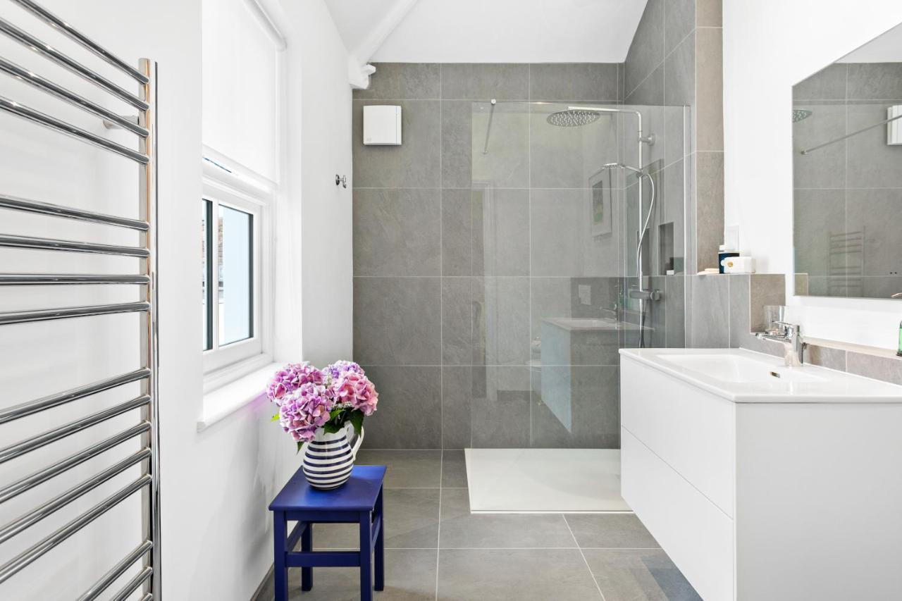 Park House: Historic Gem With Coastal Views Holiday home